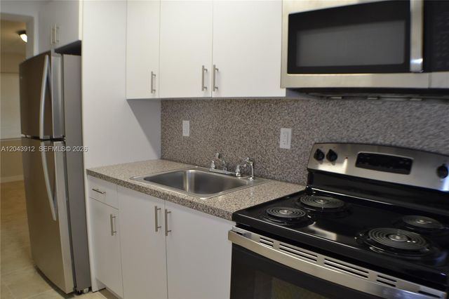 1398 NW 61st St 6, Miami, FL 33142