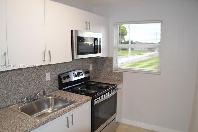 1398 NW 61st St 6, Miami, FL 33142