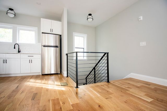 348 Chelsea St. 3, Boston, MA 02128