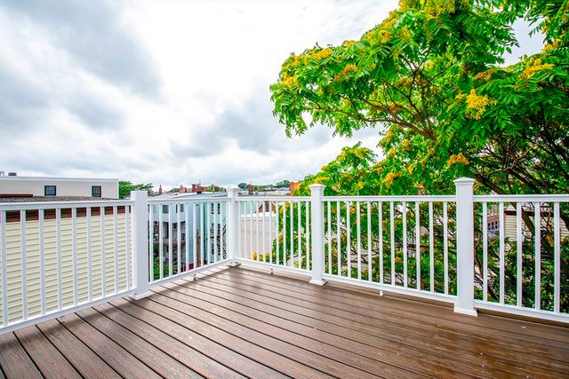 348 Chelsea St. 3, Boston, MA 02128