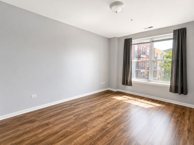 3506 S State Street 312, Chicago, IL 60616