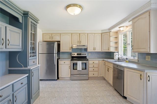 330 Harkney Hill Road, Coventry, RI 02816