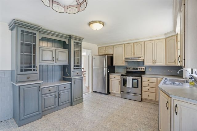 330 Harkney Hill Road, Coventry, RI 02816