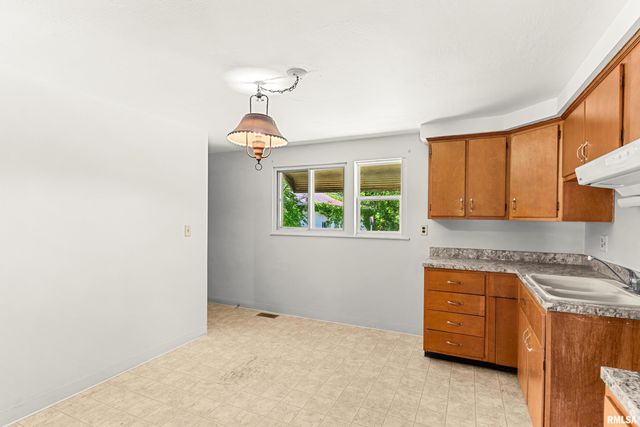 339 MARIA Street, East Peoria, IL 61611