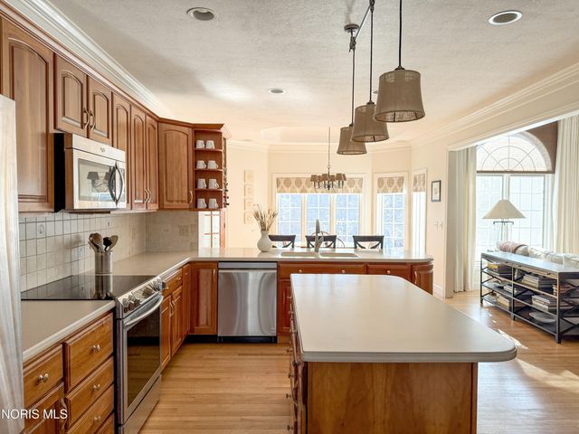 26250 W River Road, Perrysburg, OH 43551