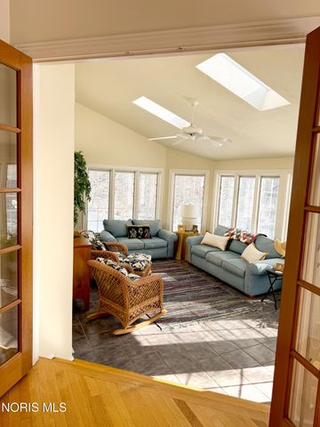 26250 W River Road, Perrysburg, OH 43551