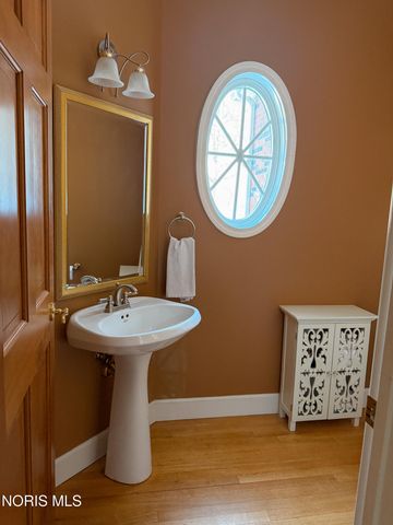 26250 W River Road, Perrysburg, OH 43551