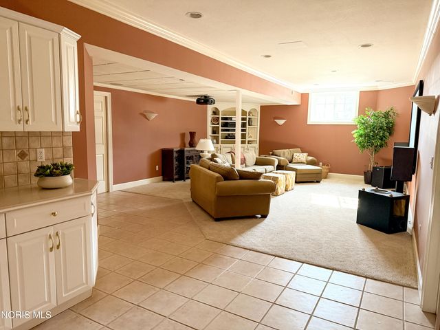 26250 W River Road, Perrysburg, OH 43551