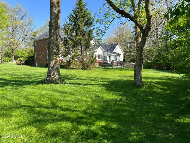 26250 W River Road, Perrysburg, OH 43551