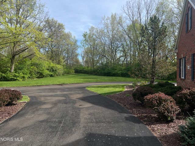 26250 W River Road, Perrysburg, OH 43551