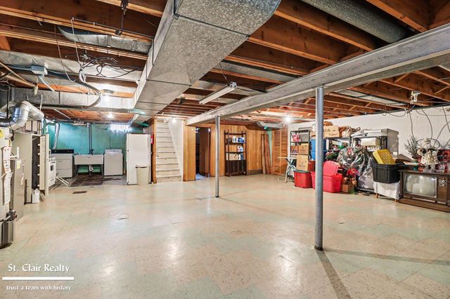 17114 Wilson Avenue, Eastpointe, MI 48021