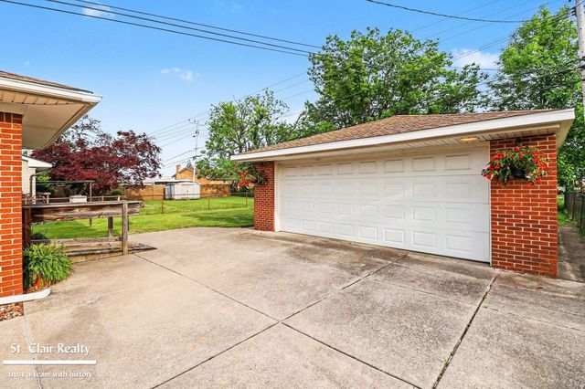 17114 Wilson Avenue, Eastpointe, MI 48021