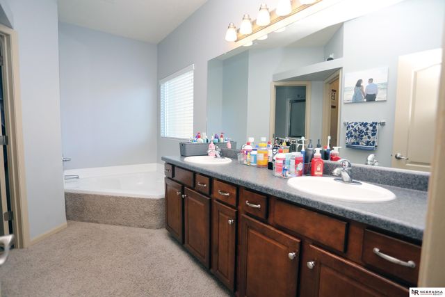 13612 Leona Lane, Bellevue, NE 68123