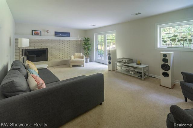 7000 Pebblecreek Road, West Bloomfield, MI 48322