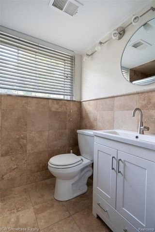 7000 Pebblecreek Road, West Bloomfield, MI 48322