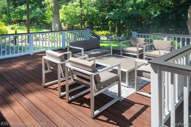 7000 Pebblecreek Road, West Bloomfield, MI 48322