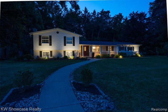 7000 Pebblecreek Road, West Bloomfield, MI 48322