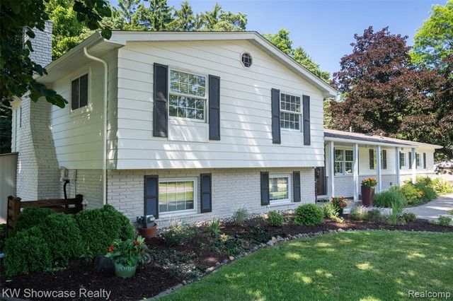 7000 Pebblecreek Road, West Bloomfield, MI 48322