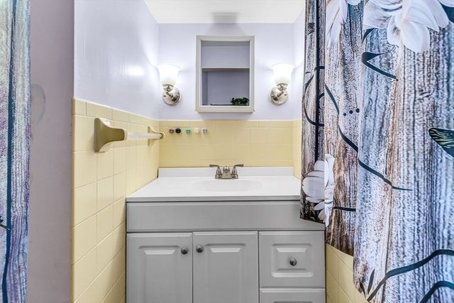 59 Kulig Street, Springfield, MA 01104