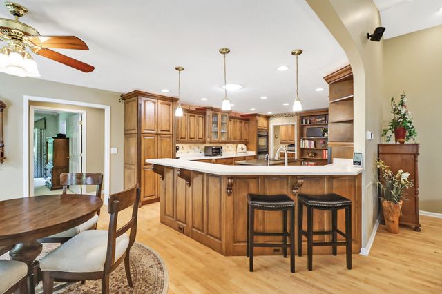 44 Inwood Ct, Crossville, TN 38558