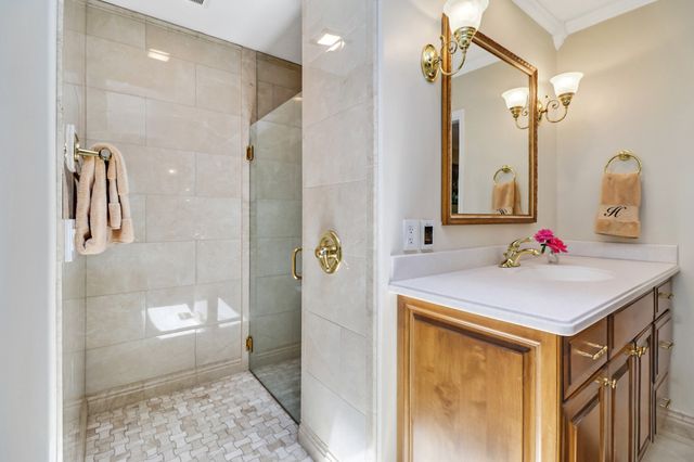 44 Inwood Ct, Crossville, TN 38558