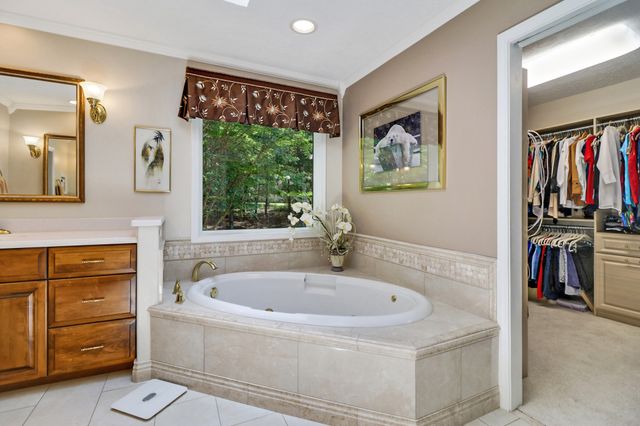 44 Inwood Ct, Crossville, TN 38558