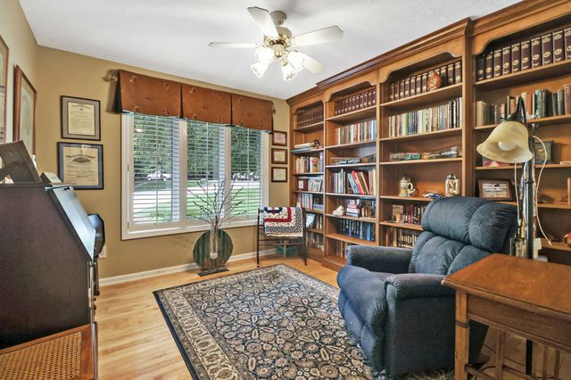 44 Inwood Ct, Crossville, TN 38558