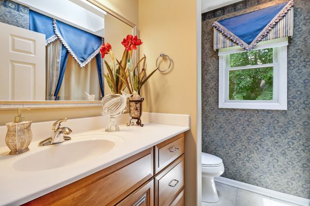 44 Inwood Ct, Crossville, TN 38558