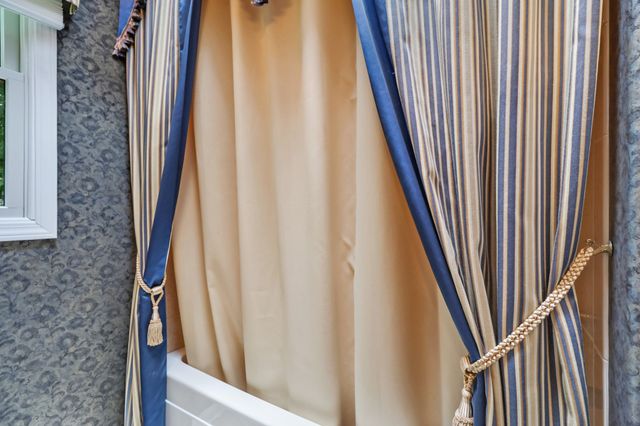 44 Inwood Ct, Crossville, TN 38558