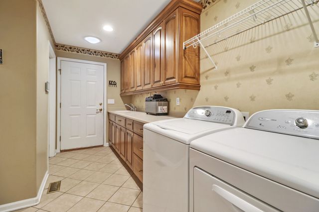 44 Inwood Ct, Crossville, TN 38558