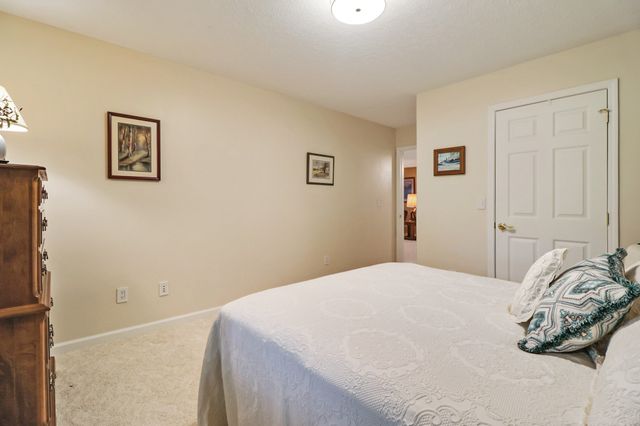 44 Inwood Ct, Crossville, TN 38558