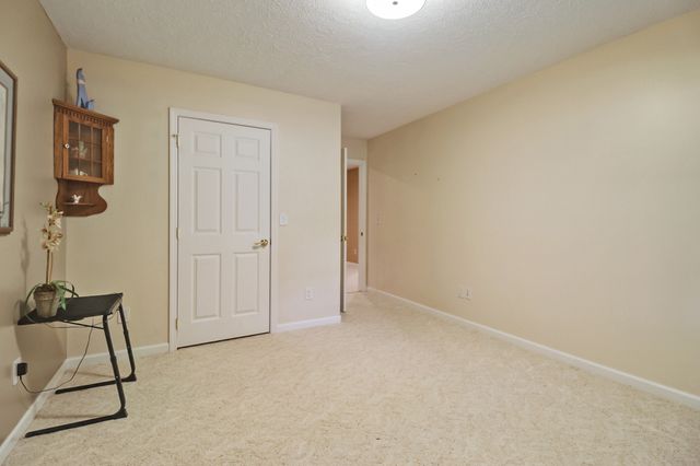 44 Inwood Ct, Crossville, TN 38558