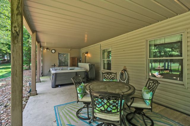 44 Inwood Ct, Crossville, TN 38558