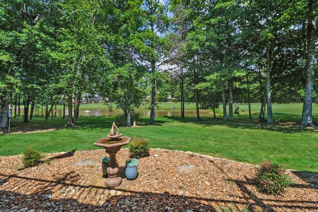 44 Inwood Ct, Crossville, TN 38558