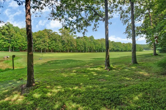 44 Inwood Ct, Crossville, TN 38558