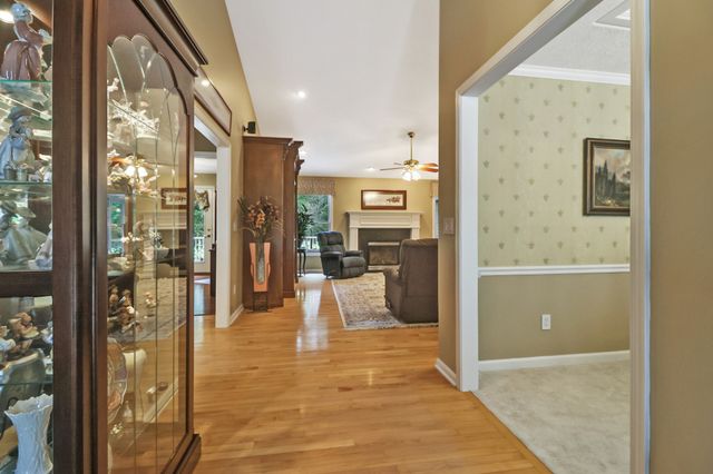 44 Inwood Ct, Crossville, TN 38558