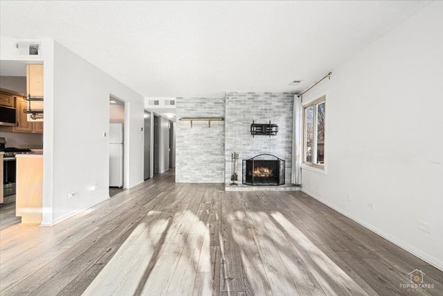 15713 ORLAN BROOK Drive 100, Orland Park, IL 60462
