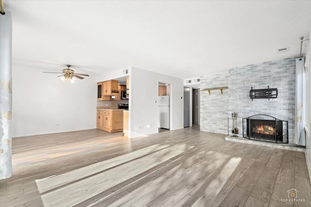 15713 ORLAN BROOK Drive 100, Orland Park, IL 60462