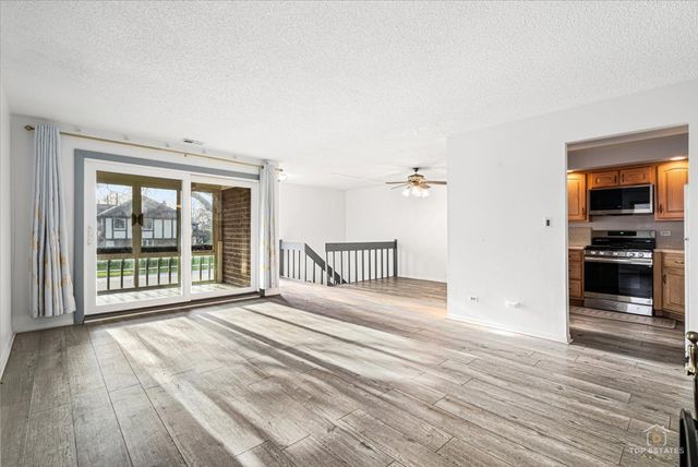 15713 ORLAN BROOK Drive 100, Orland Park, IL 60462