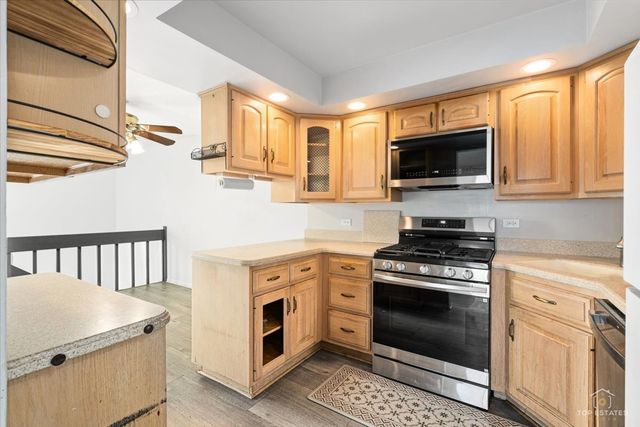 15713 ORLAN BROOK Drive 100, Orland Park, IL 60462