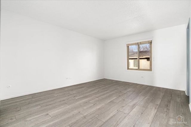 15713 ORLAN BROOK Drive 100, Orland Park, IL 60462