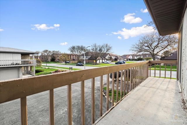 15713 ORLAN BROOK Drive 100, Orland Park, IL 60462