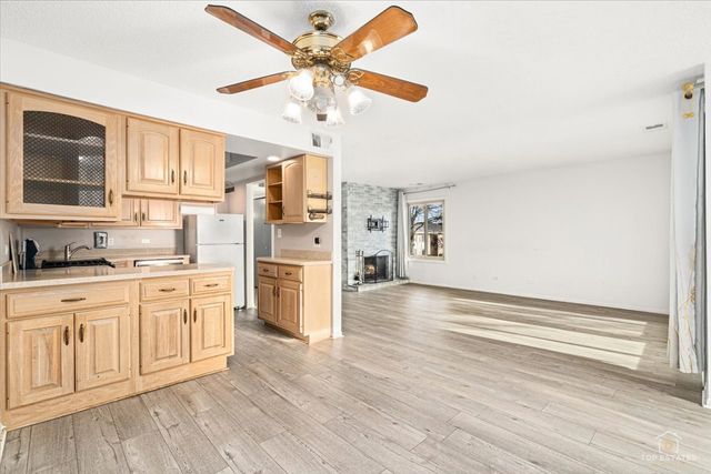 15713 ORLAN BROOK Drive 100, Orland Park, IL 60462