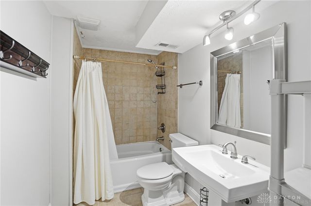 3142 Seton Hill Drive, Bellbrook, OH 45305
