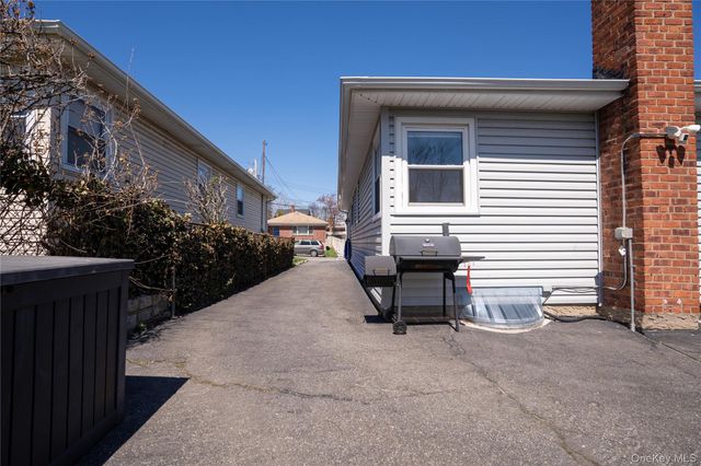 22236 41st Road, Bayside, NY 11361