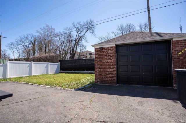 22236 41st Road, Bayside, NY 11361