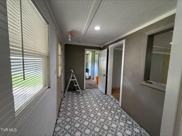 21538 Benhams Road, Bristol, VA 24202