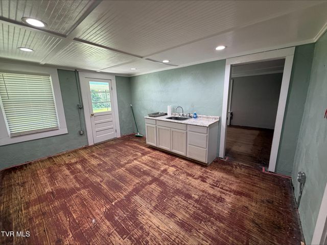 21538 Benhams Road, Bristol, VA 24202