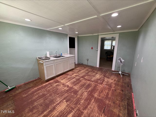 21538 Benhams Road, Bristol, VA 24202
