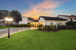 18618 Point Lookout Drive, Nassau Bay, TX 77058